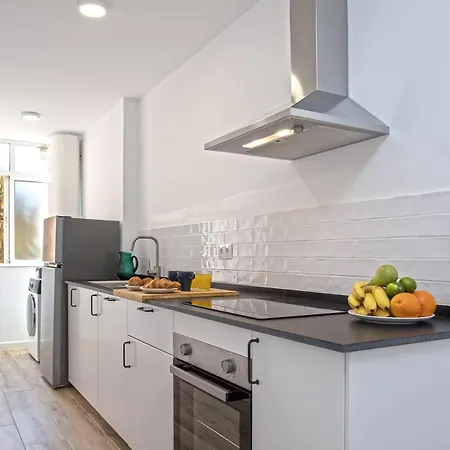 Easy Break Apartment